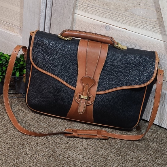Dooney & Bourke Handbags - Vintage Dooney Bourle Leather Laptop Bag